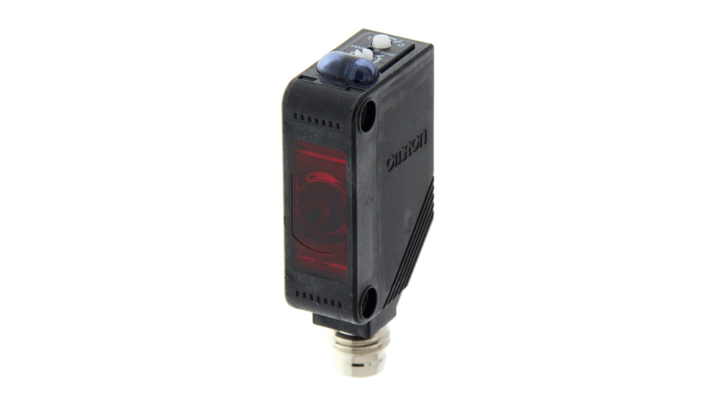 Sensore fotoelettrico Omron E3Z-LT86, rettangolare a fascio passante, uscita PNP, grado di protezione IP67, temperatura operativa -10/+55 °C.