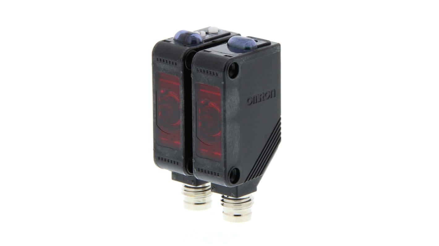 Sensore fotoelettrico Omron E3Z-T66A, rettangolare a fascio passante, rilevamento fino a 10 m, uscita NPN, connettore M8 a 4 pin.