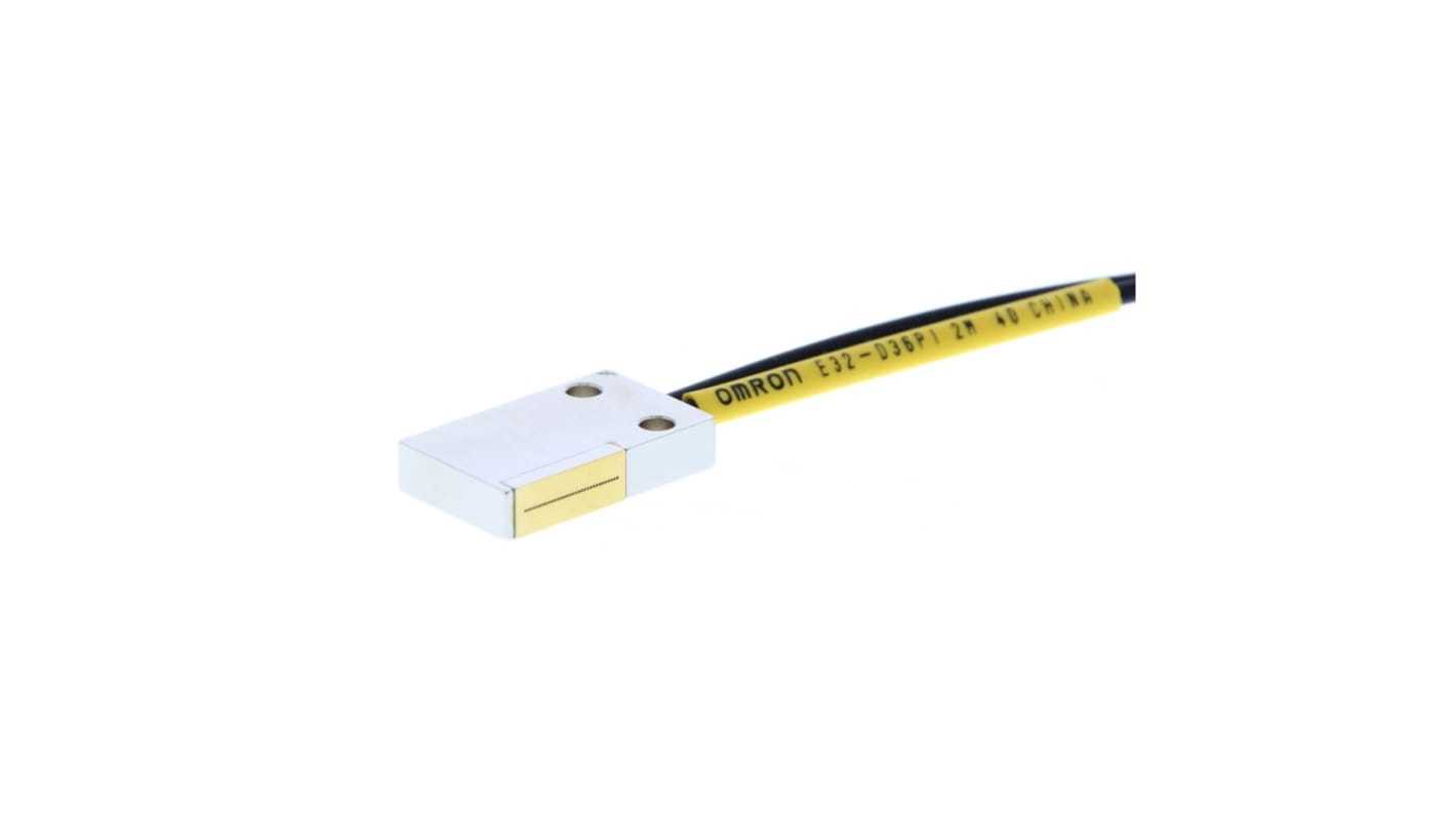 Omron E32-D36P1 2M, sensore ottico a riflessione diffusa, testa quadrata, cavo 2 m, IP67, distanza di rilevamento 1050 mm.