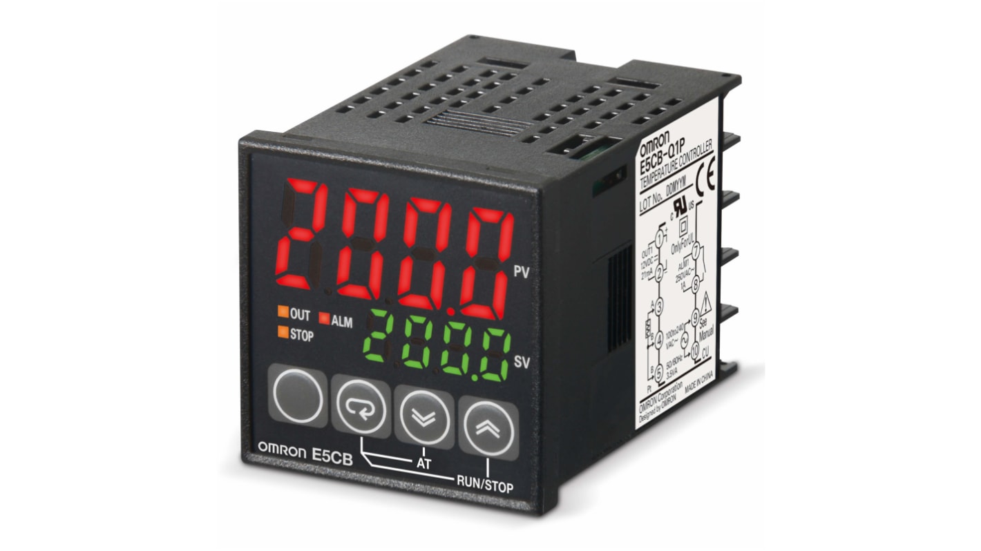 Omron E5CB-R1PD, controller 48x48mm per riscaldatori, 24VAC/DC, 3 uscite relè, montaggio a pannello.