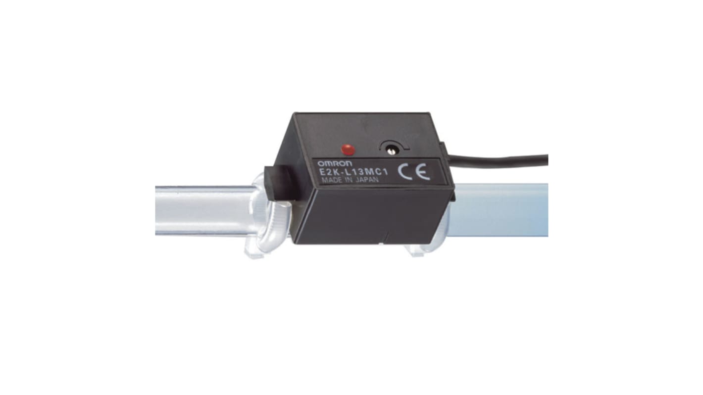 Sensore di prossimità NPN Omron E2K-L13MC1 2M, rilevamento capacitivo, gamma 8-11 mm, cavo 2 m.