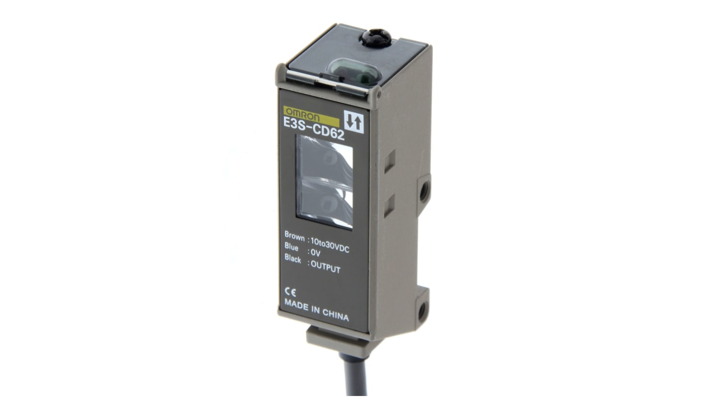 Omron E3S-CD62 2M, sensore fotoelettrico rettangolare a diffusione con rilevamento fino a 200 mm e uscita PNP/NPN.