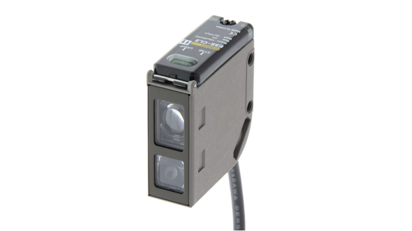 Omron E3S-CL2 2M, sensore fotoelettrico rettangolare a diffusione con rilevamento fino a 500 mm e uscita PNP/NPN.