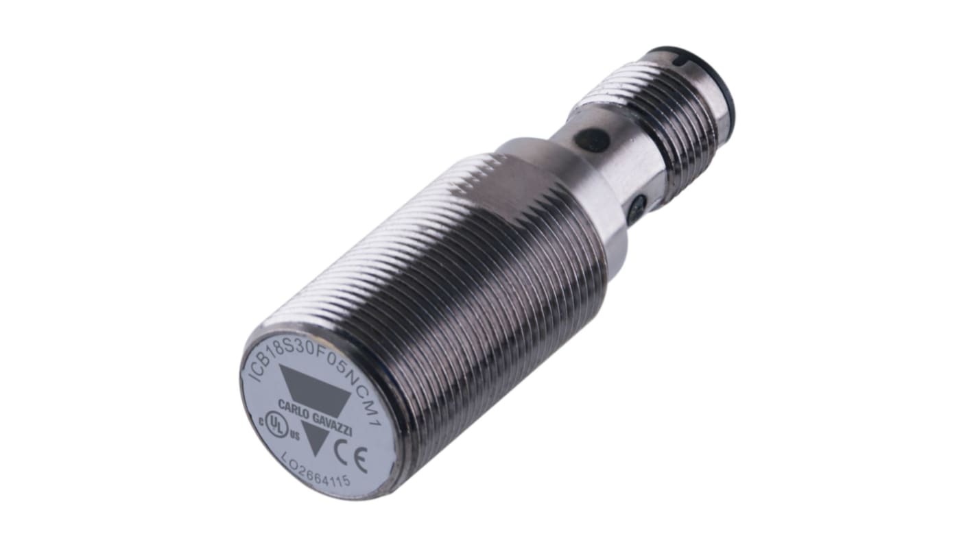Sensore di prossimità induttivo cilindrico PNP Carlo Gavazzi ICB18S30F05POM1, corpo in ottone nichelato, dimensione M18, gamma di rilevamento 5 mm, uscita PNP, grado di protezione IP67.