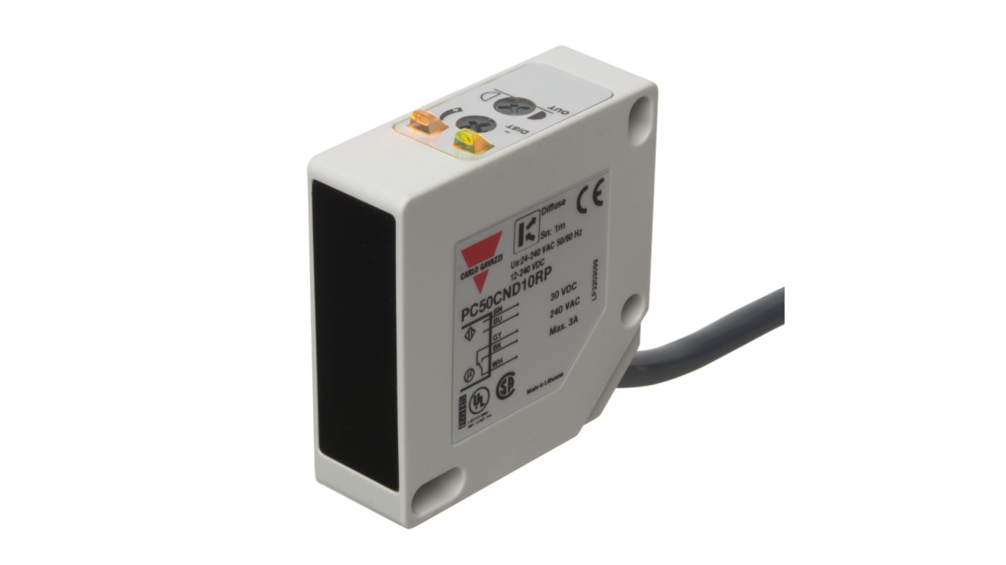 Carlo Gavazzi PC50CND20BA, sensore fotoelettrico rettangolare a riflessione diffusa, IP67, rilevamento 20-2000 mm, uscita PNP/NPN.