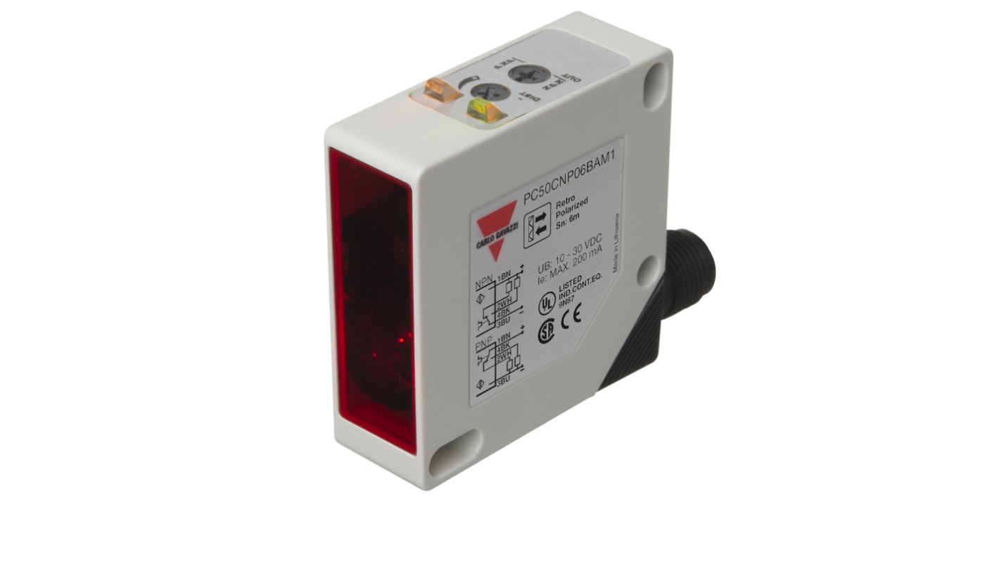 Carlo Gavazzi PC50CNP06BAM1, sensore fotoelettrico rettangolare con riflessione retro polarizzata, dimensioni 17 x 50 x 50 mm, grado di protezione IP67.