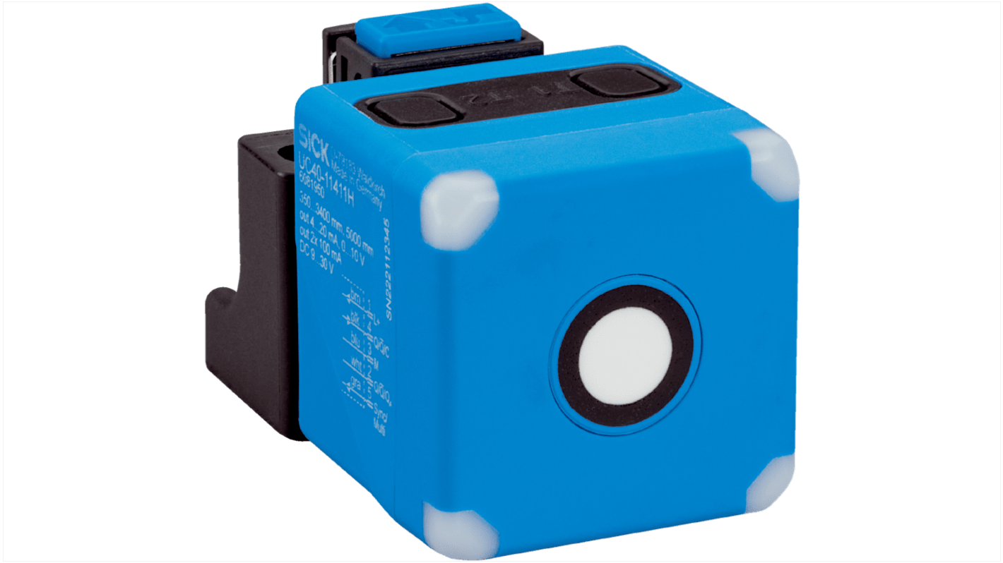 Sensore di distanza rettangolare Sick UC40-11211B, ultrasuoni, rilevamento fino a 5000 mm, IP65/IP67, montaggio push-lock.